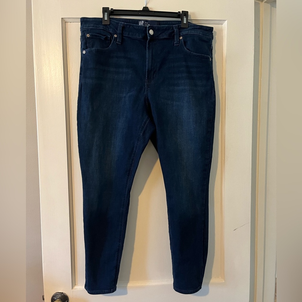 Women’s denim leggings. Gap. Size 18/34 regular